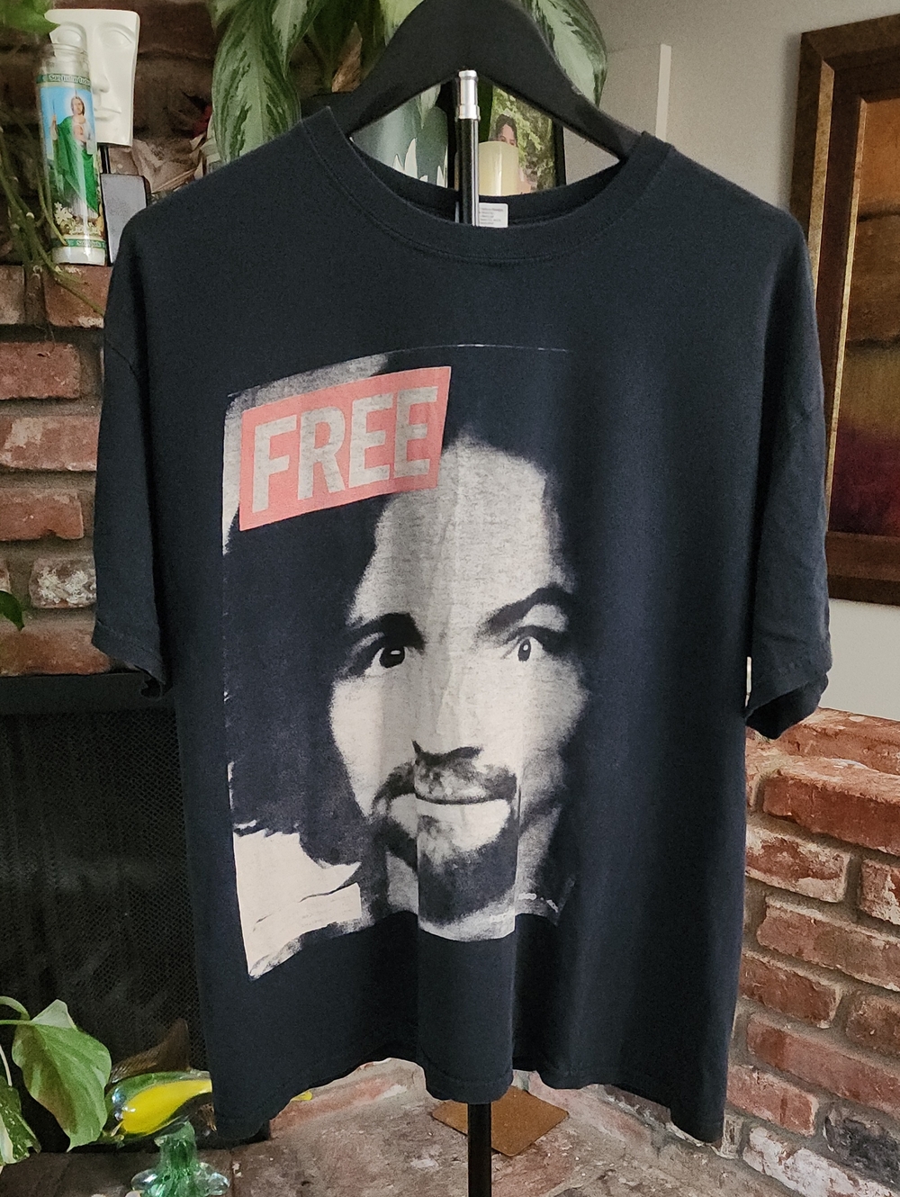 Gildan Black Short-Sleeve Edgy Goth Tee with 'FREE' Charles Manson Print - Picture 1 of 6